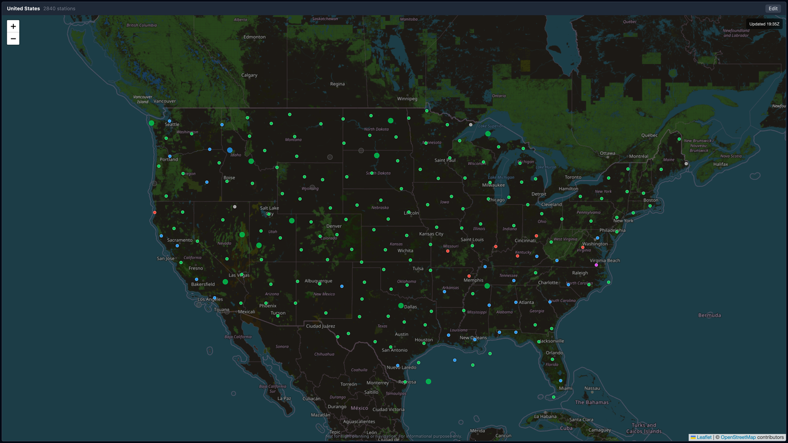 MetarBoard Pro default US country view with color-coded flight category dots